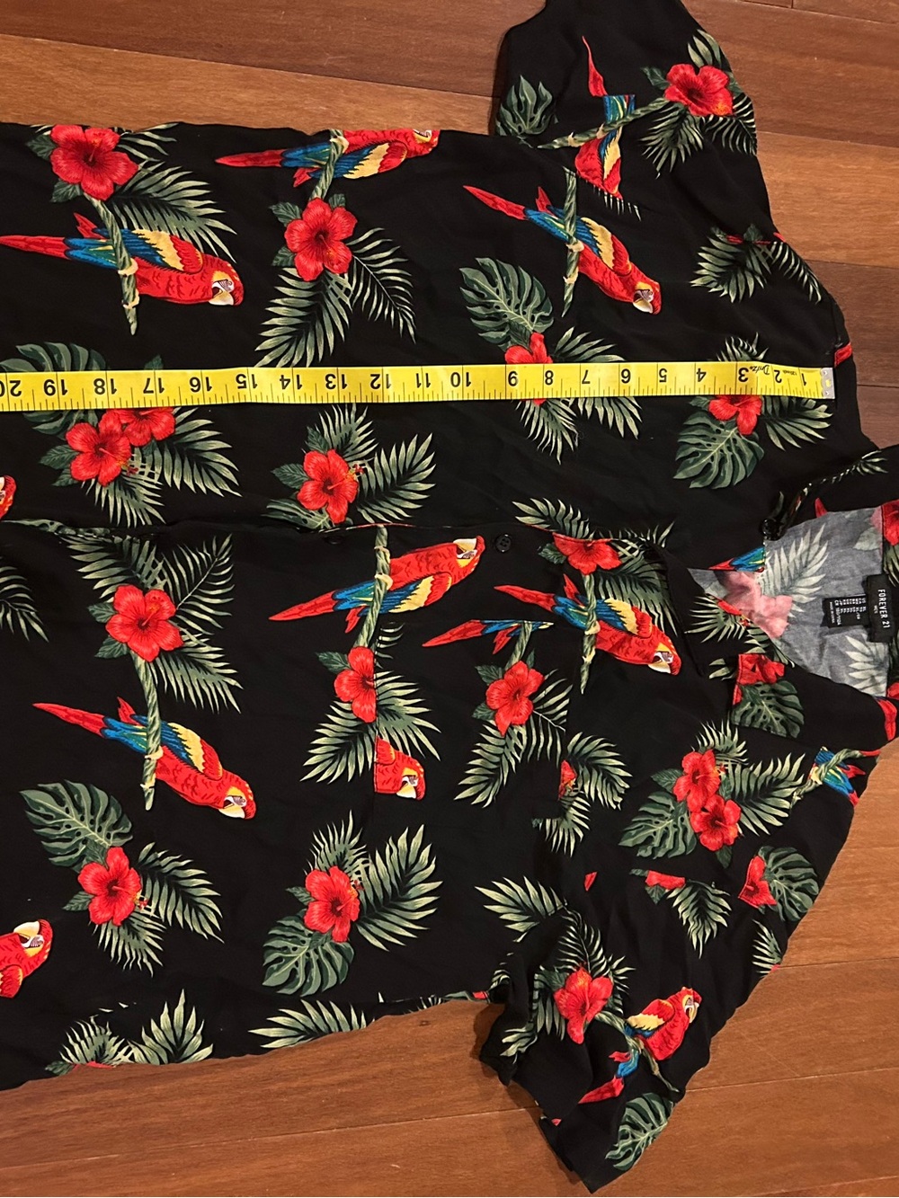 Men’s Forever 21 Black Button-Down Top with Red Parrot and Green Leaf Print XL - Picture 4 of 7